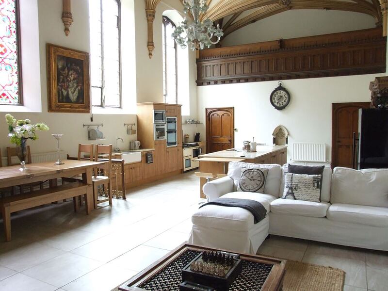 190917-mcnearney-omg-i-want-to-rent-this-house-welsh-castle-06_rzpi4c