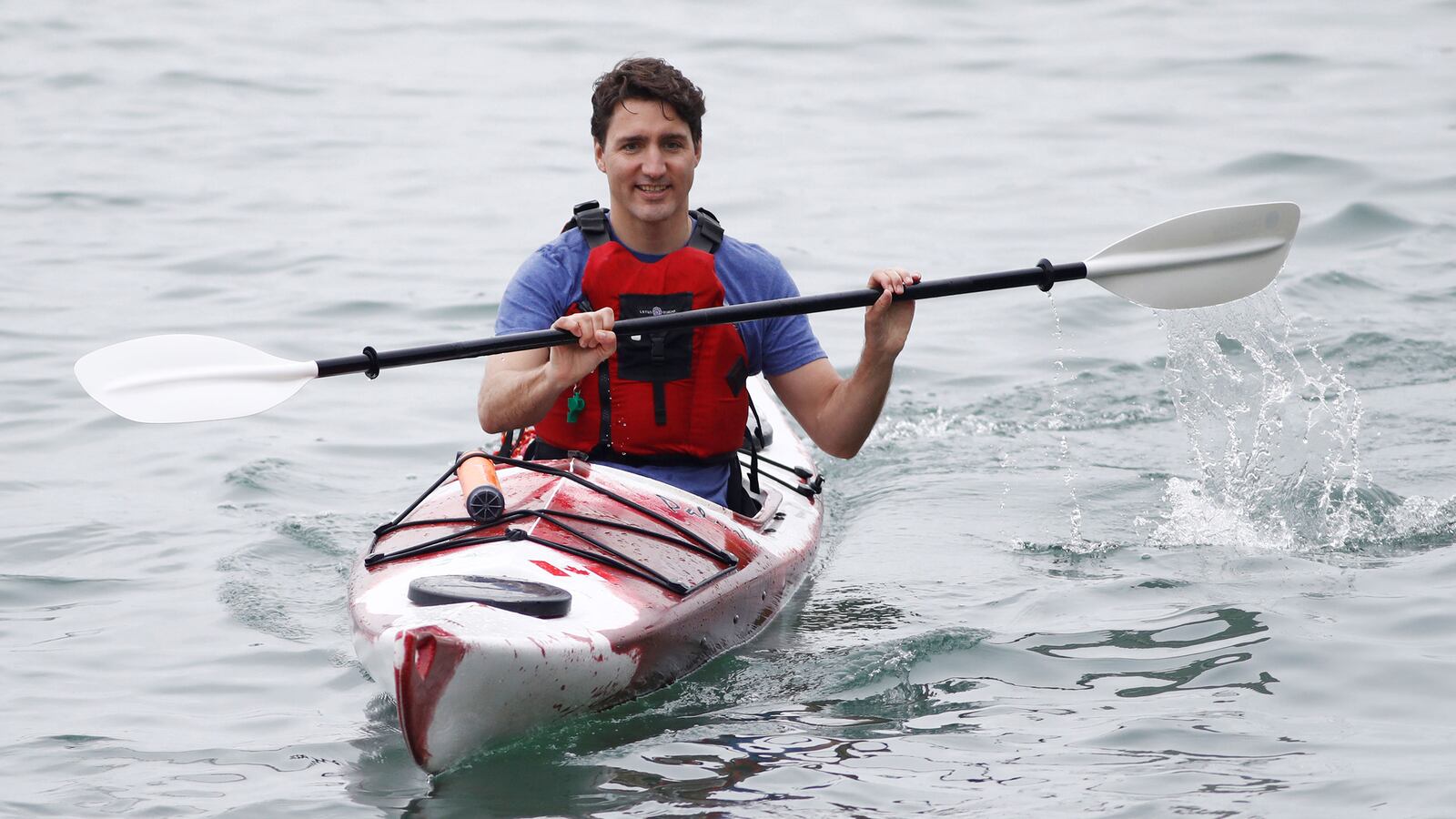 170505-trudeau-paddles-parents_fruw6h