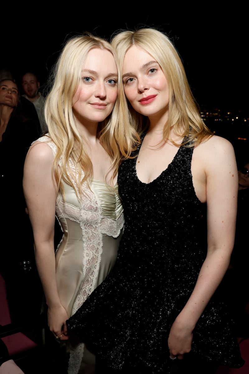 Dakota Fanning and Elle Fanning
