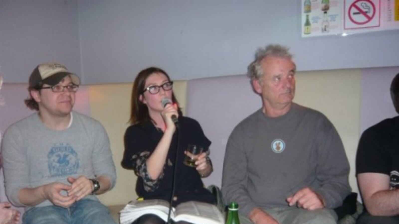 galleries/2011/01/06/bill-murray-s-wackiest-moments/bill-murray---karaoke_xyeooa
