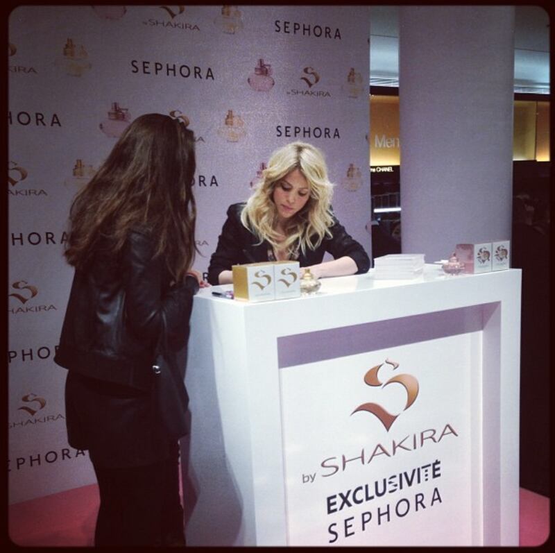 galleries/2013/03/31/lindsay-lohan-shakira-more-celebrity-twitter-pictures-photos/130327-twit-pics-shakira_xypnff