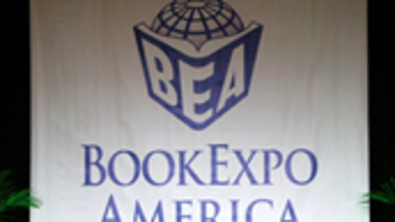 articles/2009/06/02/the-literary-life-2/nelson-literary-life-book-expo-america_29556_oreyx5