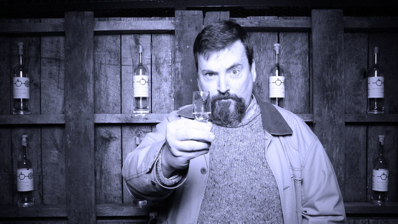 articles/2016/07/27/drinking-in-chicago-with-martin-duffy/160726-horn-chicago-drinks-tease_buh3hl