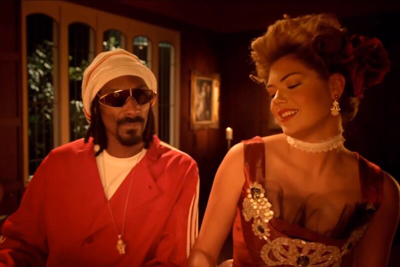 articles/2013/10/09/kate-upton-models-hot-pockets-dvf-president-resigns/131009-kate-upton-hot-pocket-cheat_un9cxh