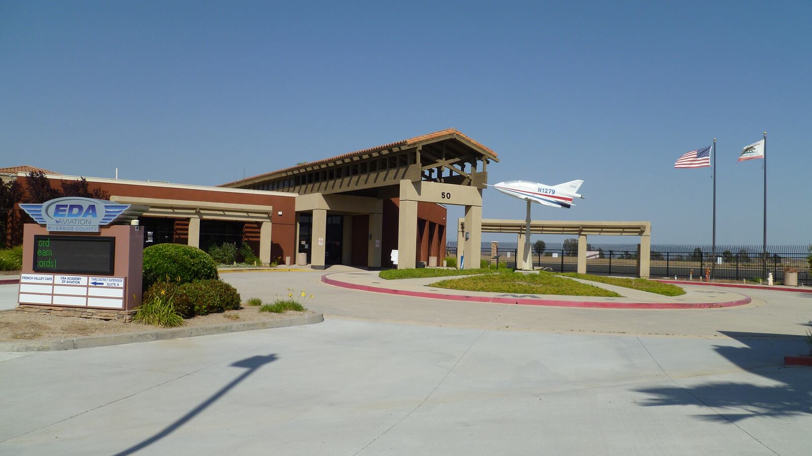 French_Valley_Airport_Terminal_s4xmi3