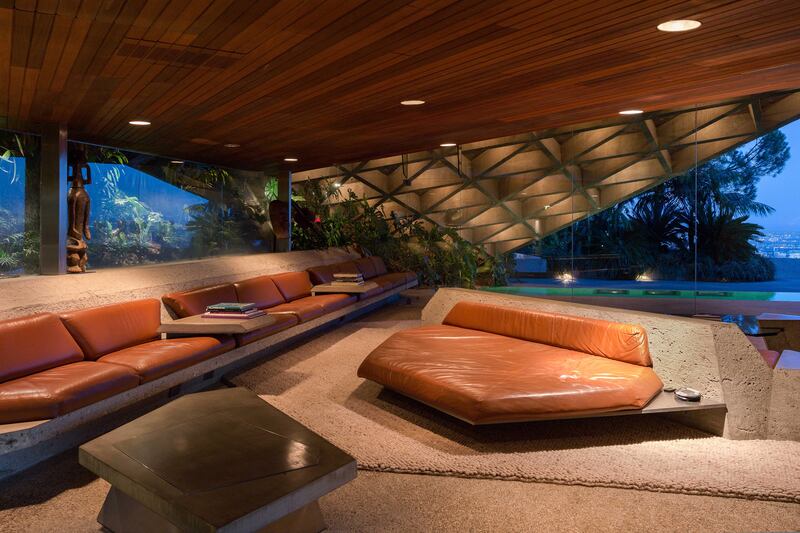 galleries/2016/02/21/inside-the-big-lebowski-s-porn-mansion/160219_lebowski_house_2_xrppan