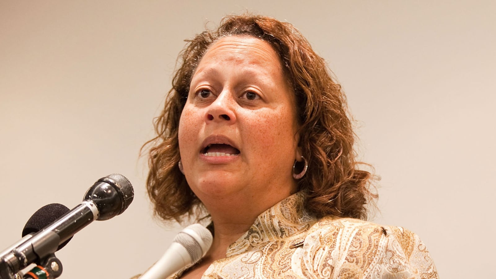 articles/2011/06/29/rep-laura-richardson-ethics-group-seeks-investigation-of-alleged-staff-abuse/congressional-ethics-richardson-stone_w4tr17