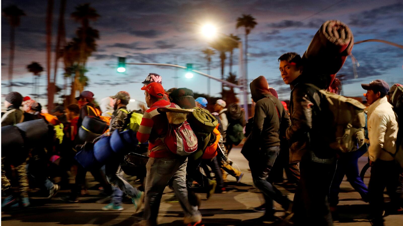 migrant_caravan_lyqi8k