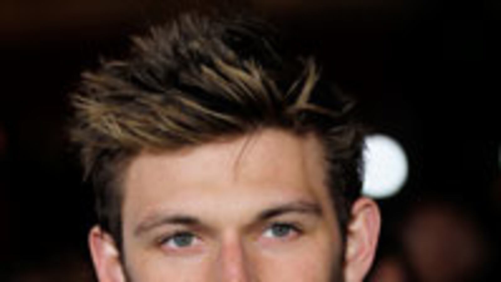 cheats/2011/02/25/alex-pettyfers-house-catches-fire/alex-pettyfer_btjkbb