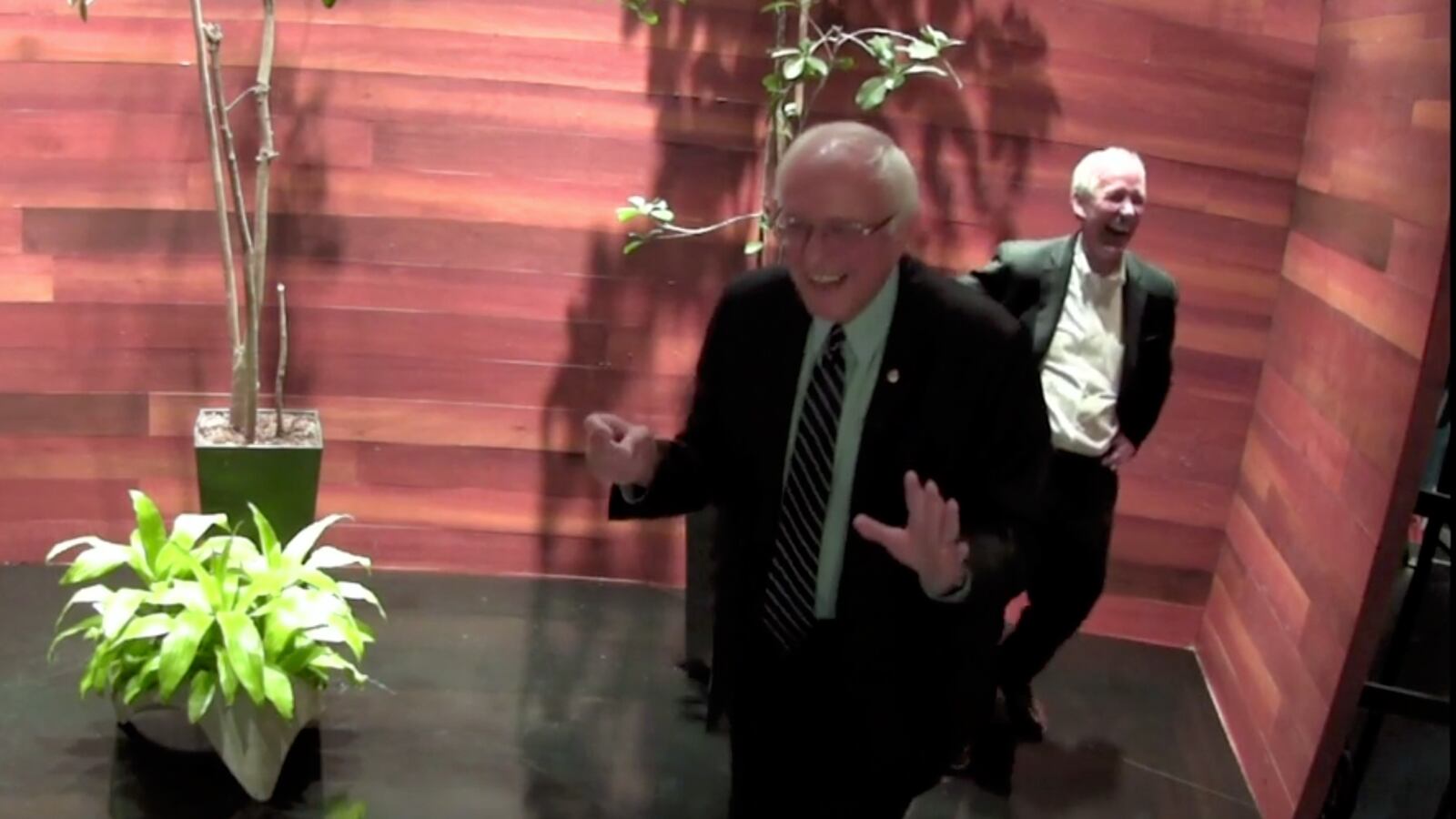 articles/2015/10/15/watch-bernie-sanders-bust-a-move/20151015-sandersdance-joiner_o1px88