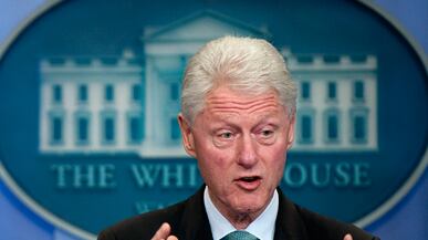 articles/2010/12/10/bill-clinton-schools-president-obama-at-tax-deal-presser/frank-clinton_146521_zfba80