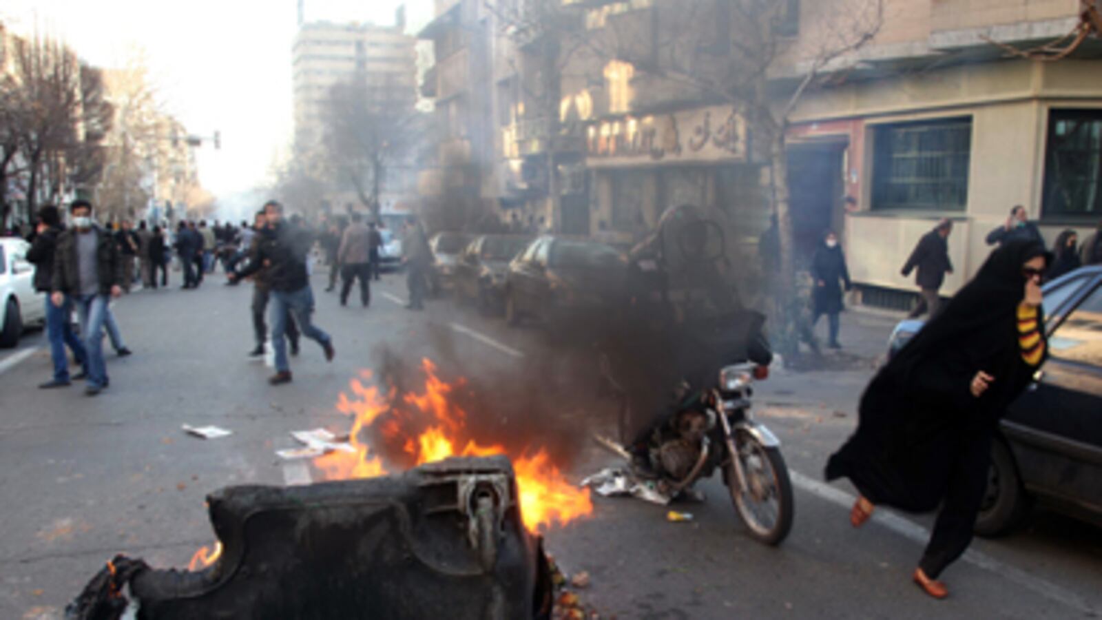 cheats/2011/02/14/iranian-police-clash-with-protesters/iran-arrests_aofkud