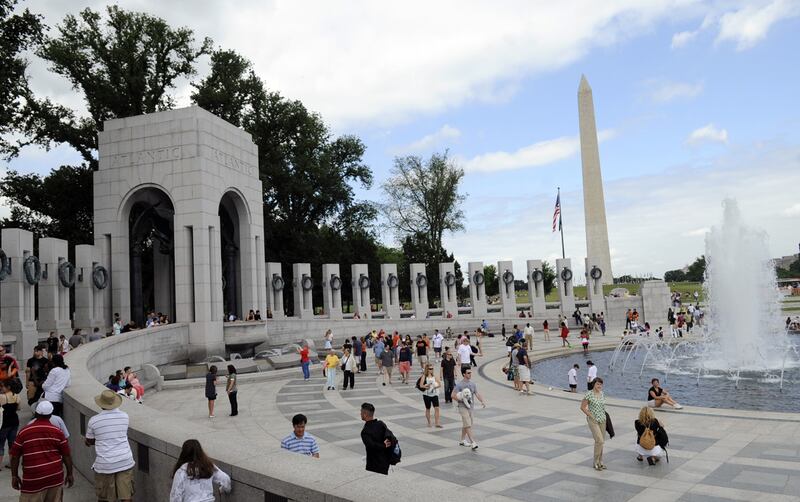 galleries/2011/08/22/martin-luther-king-jr-memorial-and-other-washington-d-c-monuments/wwii-memorial-washington-monuments-photos-gopnik_wlptdo