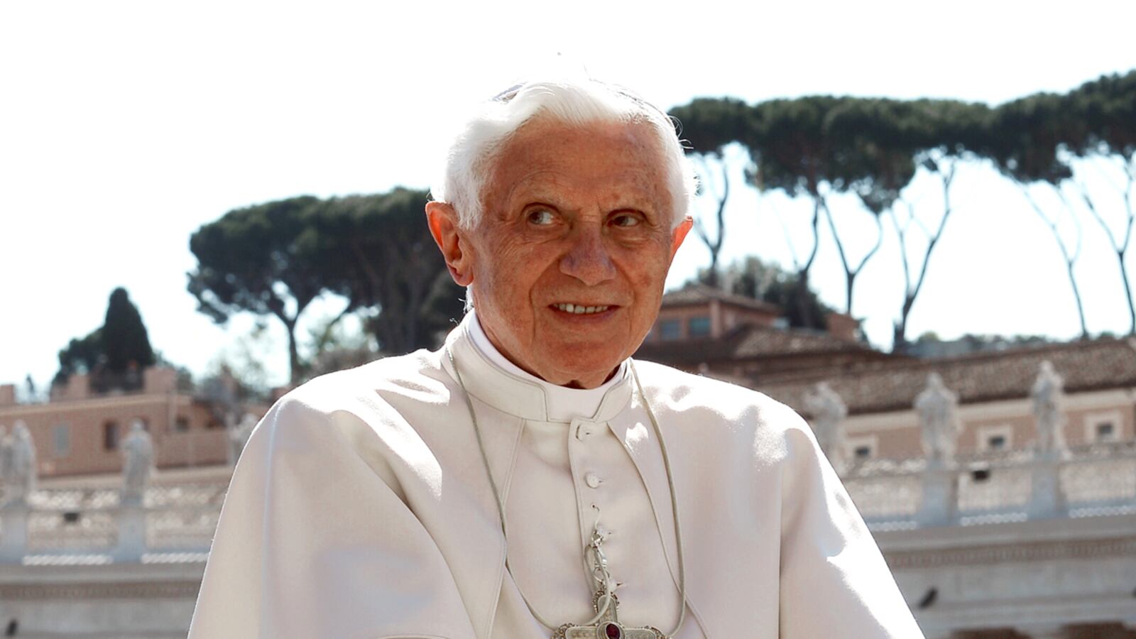 articles/2012/04/25/return-of-the-rottweiler/pope-benedict-popham_iqhueo