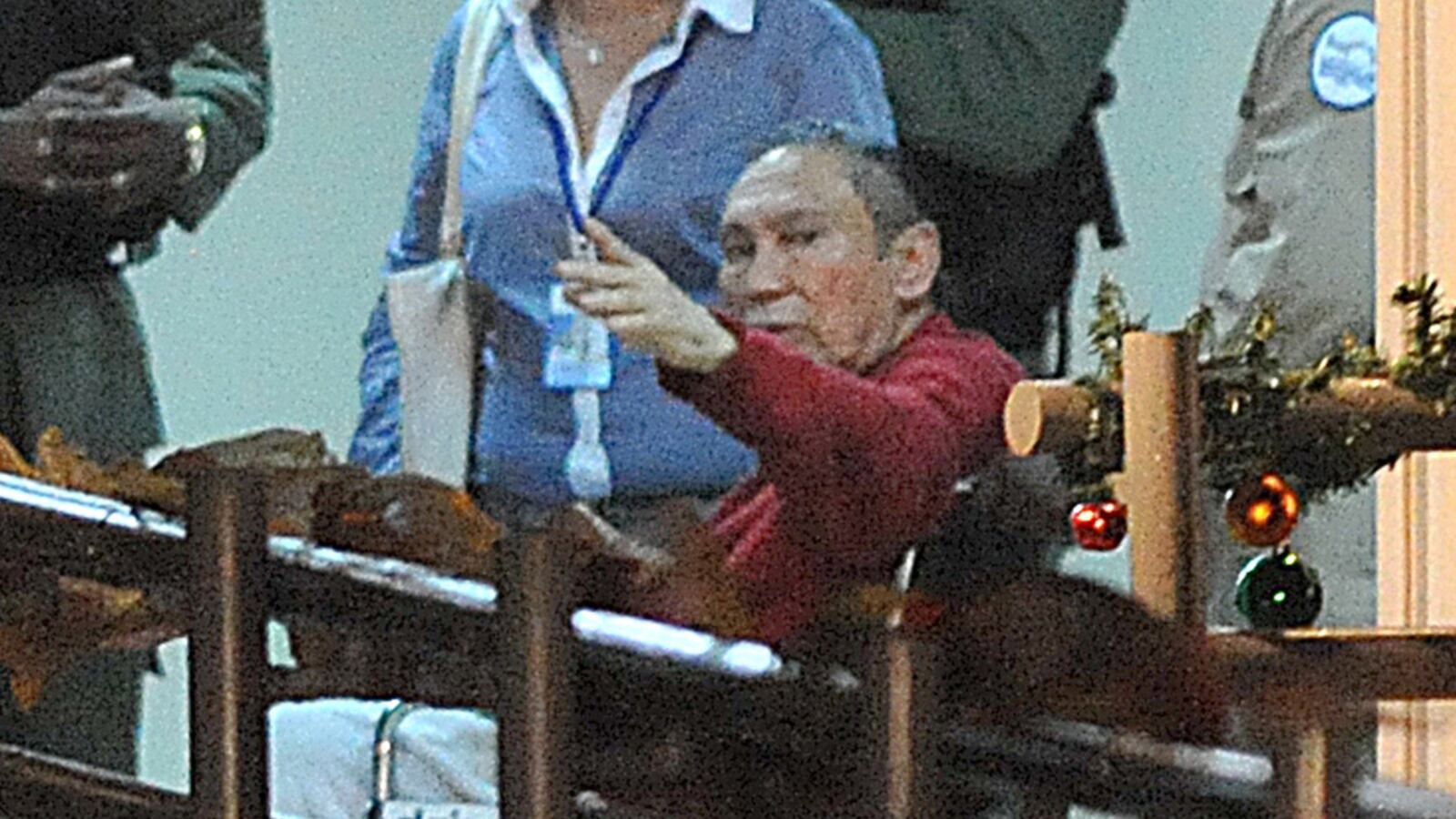 cheats/2011/12/12/noriega-extradited-to-panama/noriega-extradited-face-trial-cs_bqrp6p