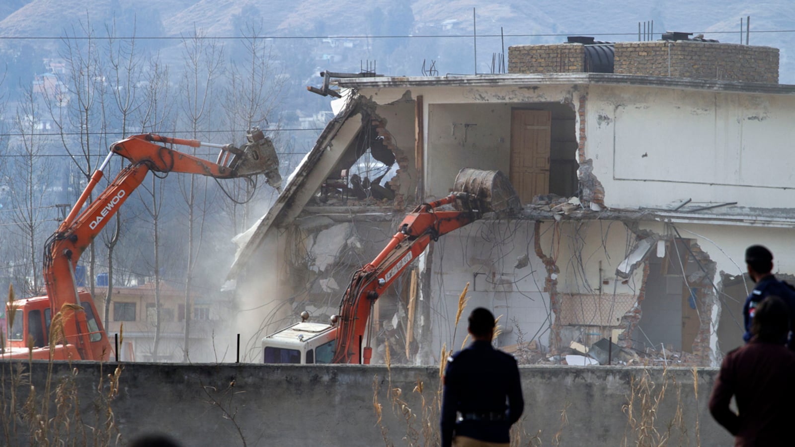 articles/2012/03/30/did-bin-laden-s-widow-lie/bin-laden-wife-lying-aslan_qtedso