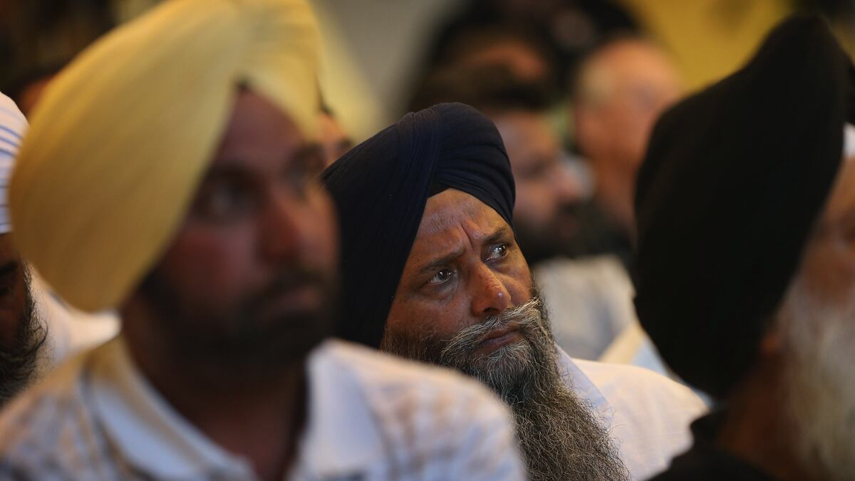 articles/2012/08/06/sikhs-on-alert-before-shooting/sikhs-on-alert-deluca_a4osxs