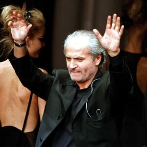 1996-09-25T120000Z_1134124898_PBEAHUMXCDU_RTRMADP_3_VERSACE_pxhid0