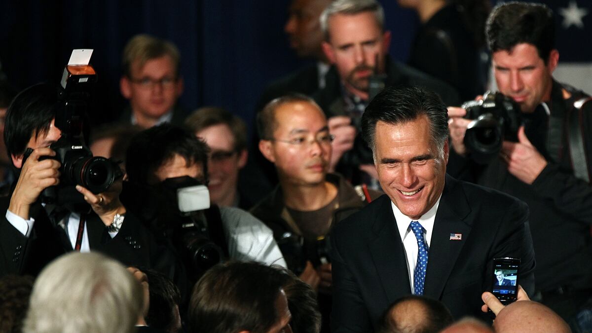 cheats/2012/01/04/romney-edges-santorum-by-8-votes/romney-beats-santorum-iowa-caucus-8-votes-cheat_fh9bkz