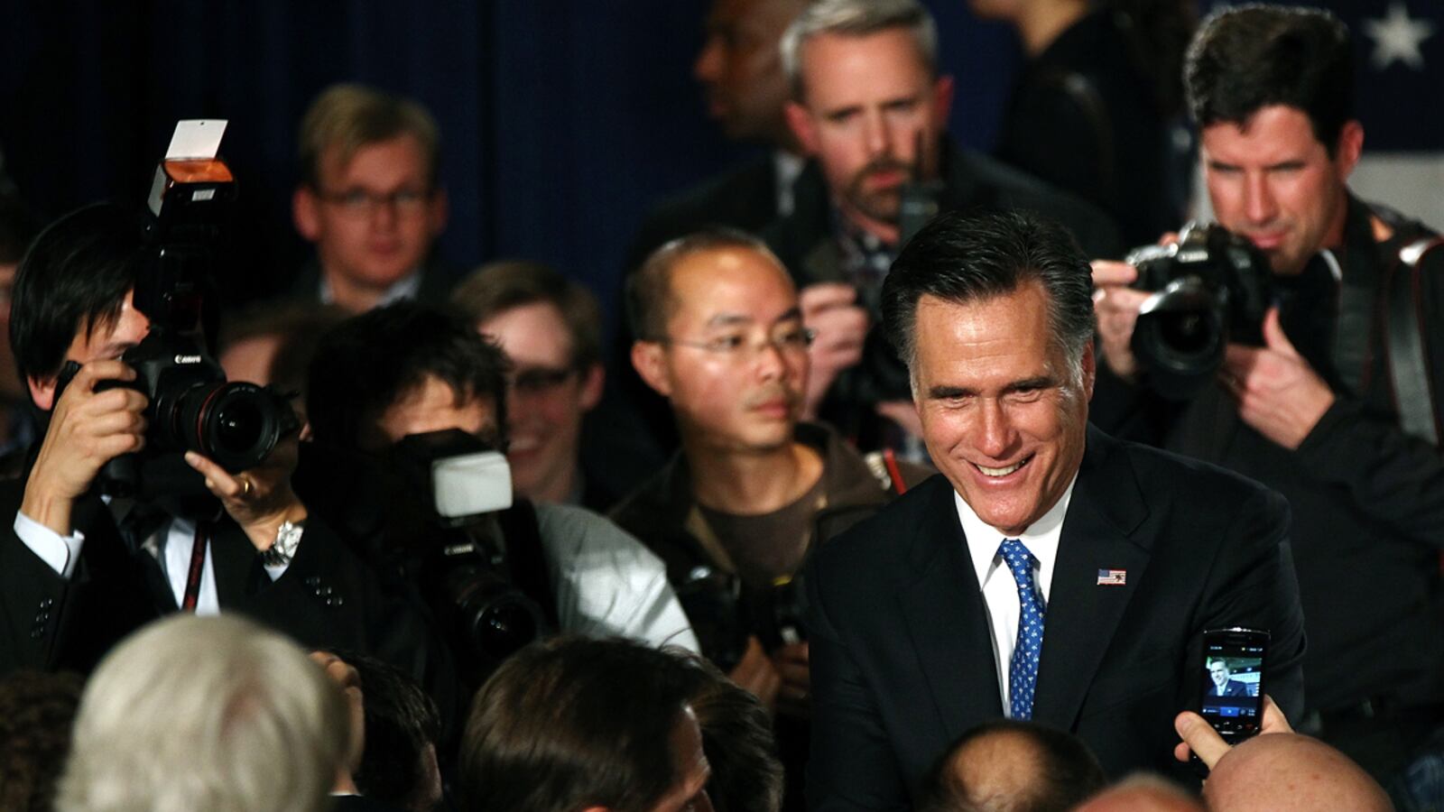 cheats/2012/01/04/romney-edges-santorum-by-8-votes/romney-beats-santorum-iowa-caucus-8-votes-cheat_fh9bkz