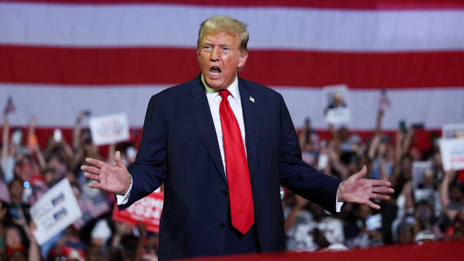 Advisers have presented a plan to Donald Trump to force Ukraine to negotiate an end to the war with Russia by threatening to withhold supplies of American weapons, according to a report.