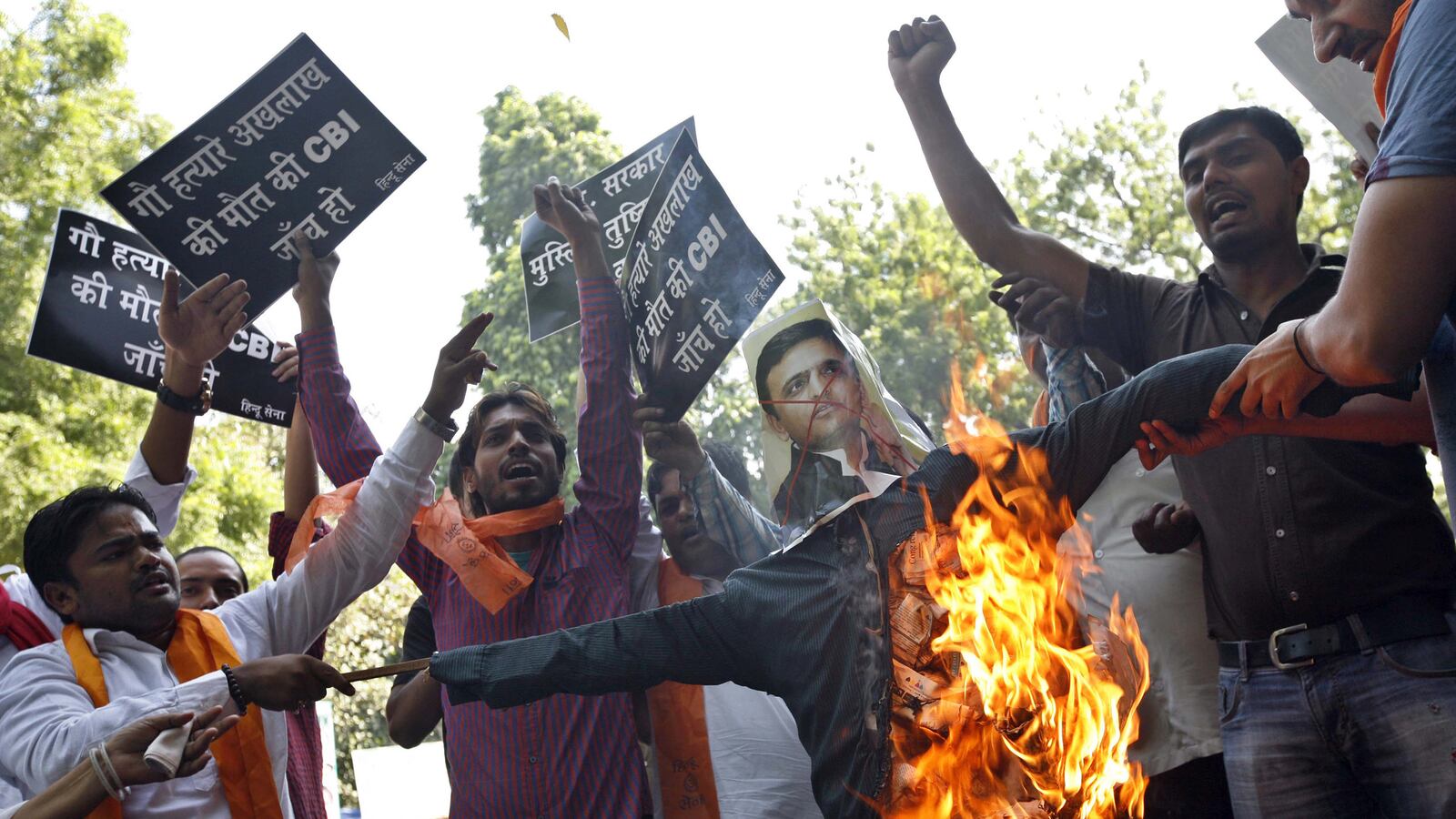 articles/2015/11/29/the-unbearable-intolerance-of-india/151128-khan-india-tease_m106i1