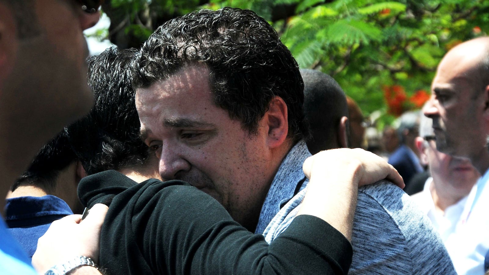 articles/2016/05/20/egyptair-flight-840-luggage-and-body-parts-found/160520-psarapolous-egyptair-tease_kcl5vw