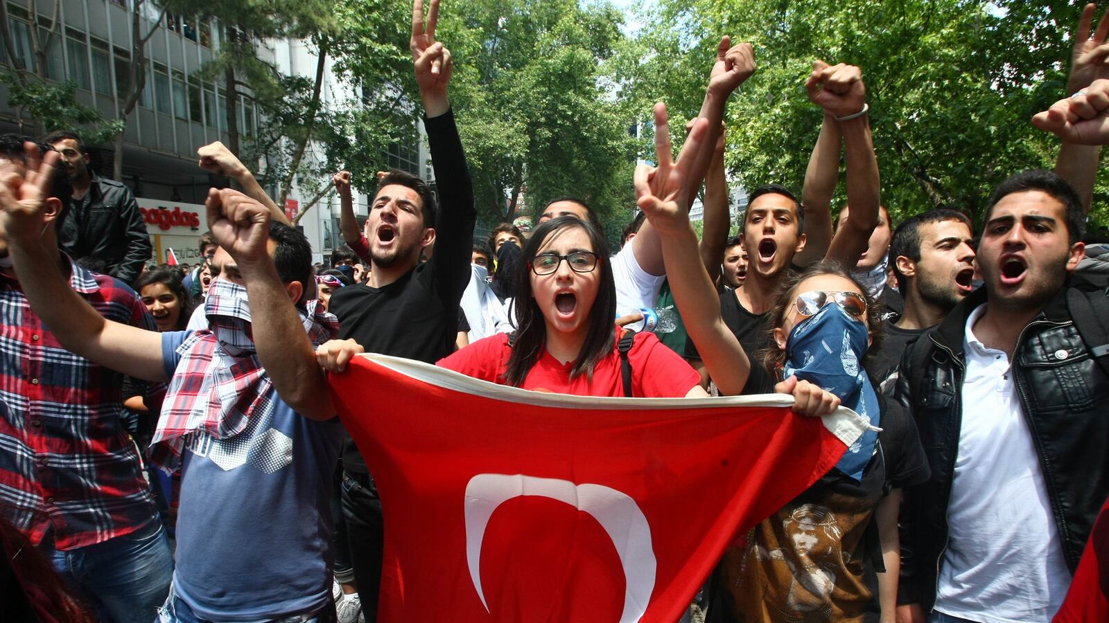 cheats/2013/06/04/unions-join-turkish-protesters/130604-turkey-protest-unions-cheat_hqufd2