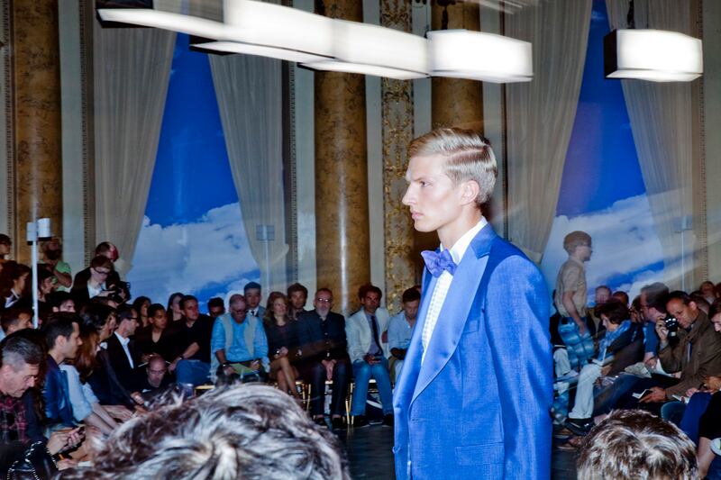 galleries/2011/06/26/john-galliano-to-givenchy-backstage-at-paris-fashion-week/viktor-rolf-kevin-tachman-0008_dicdy4