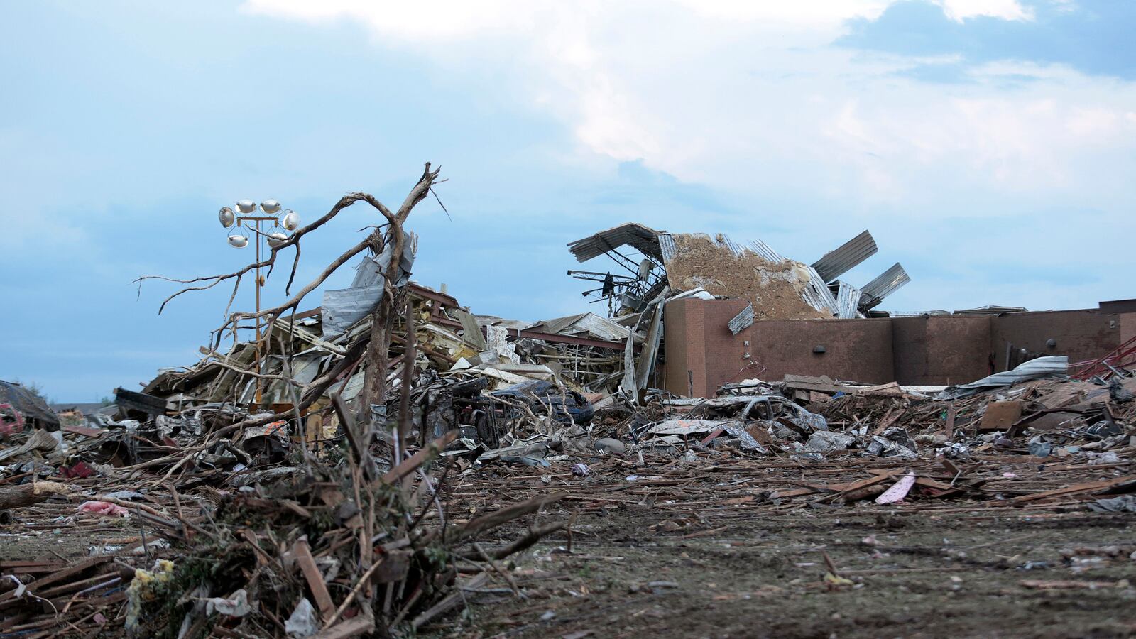 cheats/2013/05/22/first-tornado-victim-id-d/130522-tornado-school-cheat_g3uz5s