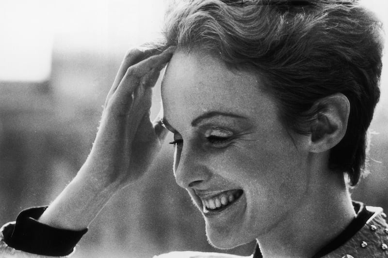 articles/2016/01/20/grace-coddington-s-independence-day-a-vogue-star-goes-her-own-way/grace-coddington-4_jycukp