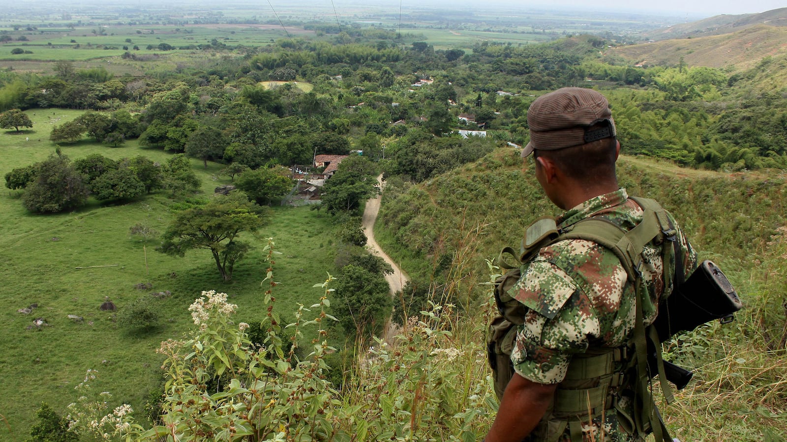 articles/2013/07/25/kevin-scott-sutay-swallowed-by-the-jungle/130724-muse-farc-tease_zllrld