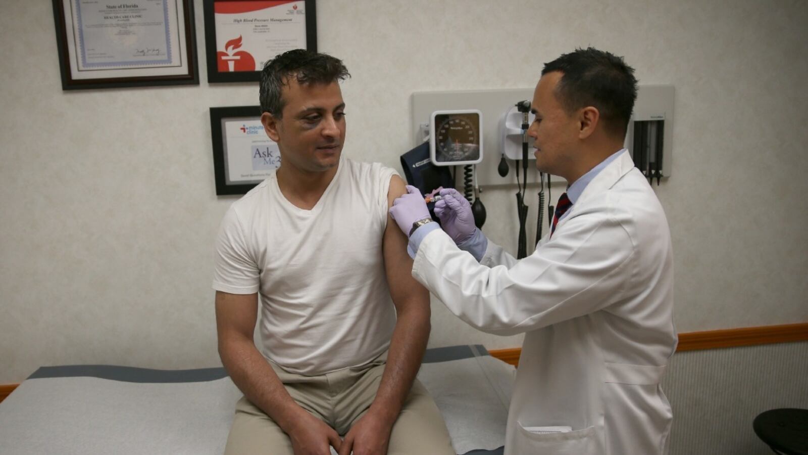 cheats/2014/01/06/u-s-health-spending-shrinks/health-spending-cheat_caghzi