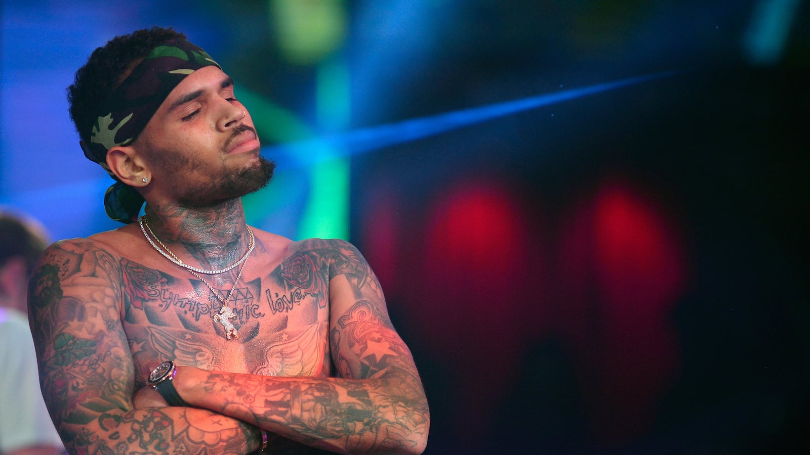 articles/2017/02/21/chris-brown-s-ex-karrueche-tran-says-he-threatened-to-kill-her-enough-of-his-bullsh-t/170221-zimmerman-chris-brown-tease_gyupjs