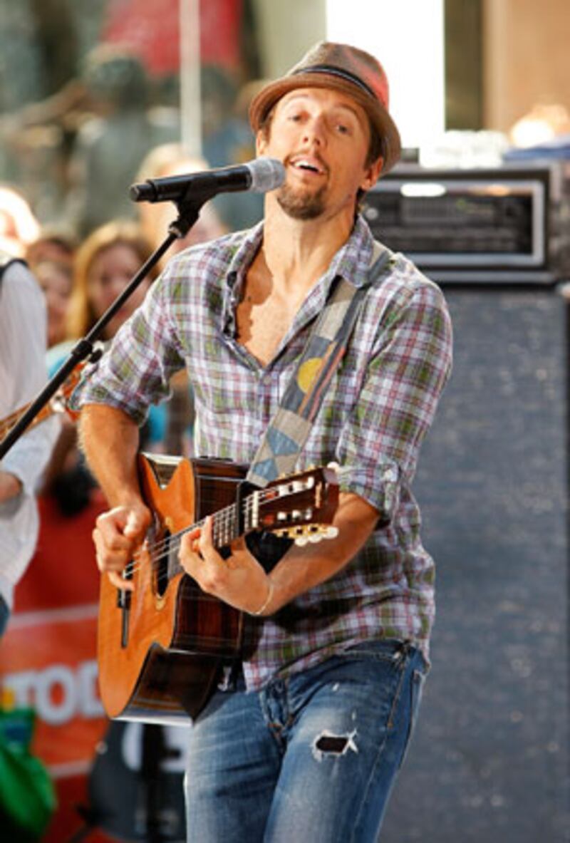 galleries/2010/04/12/celebrity-gleeks/celebrity-gleeks---mraz_bsknz1