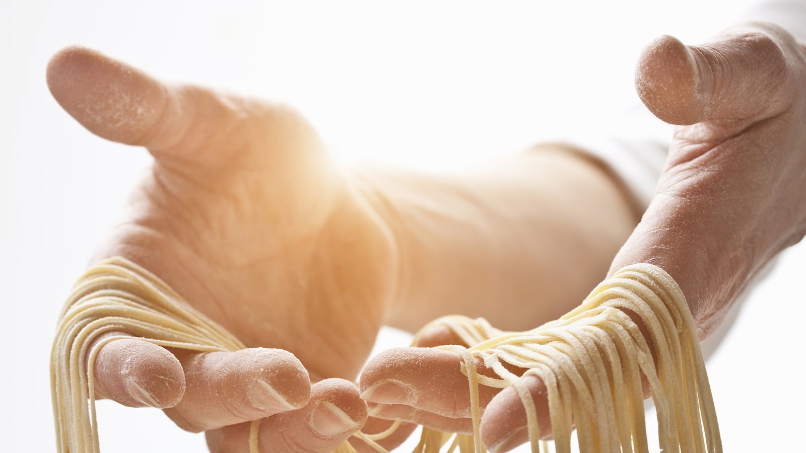 articles/2013/11/28/a-young-chef-travels-to-calabria-italy-and-learns-the-old-ways-of-cooking/131127-curtis-stone-italy_nd33d8