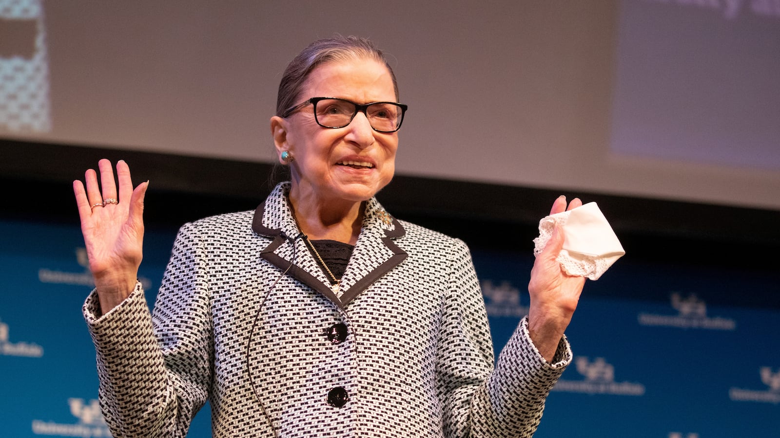 2020-07-17T162353Z_1386580326_RC24VH9ULDQK_RTRMADP_3_USA-COURT-GINSBURG_jghrkd