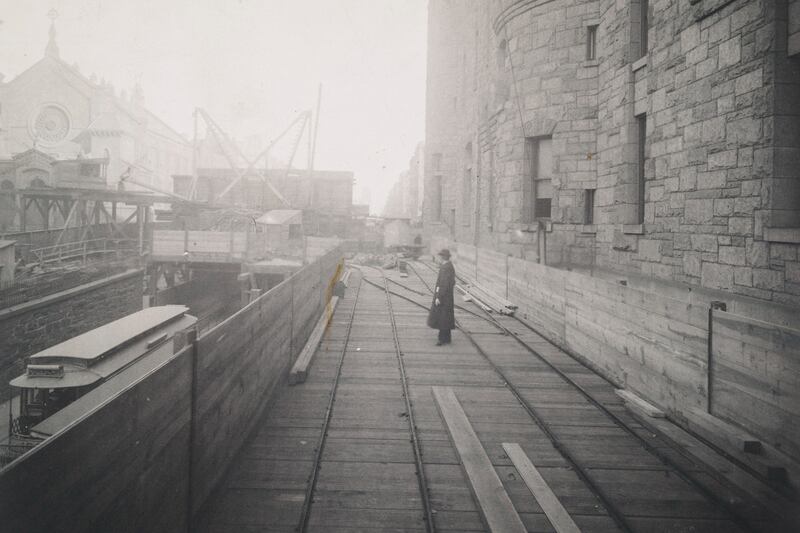 galleries/2016/01/09/these-iconic-new-york-city-photos-are-now-all-yours/160108-nypl-33rd-street1_hkrxmv