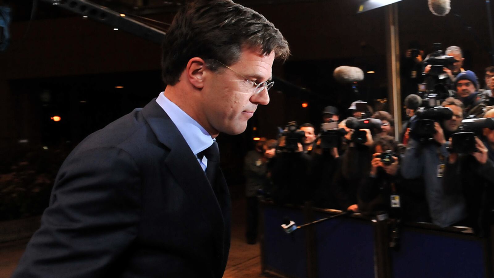cheats/2012/04/23/dutch-prime-minister-steps-down/netherlands-prime-minister-rutte-resigns-cheat_e3vojt