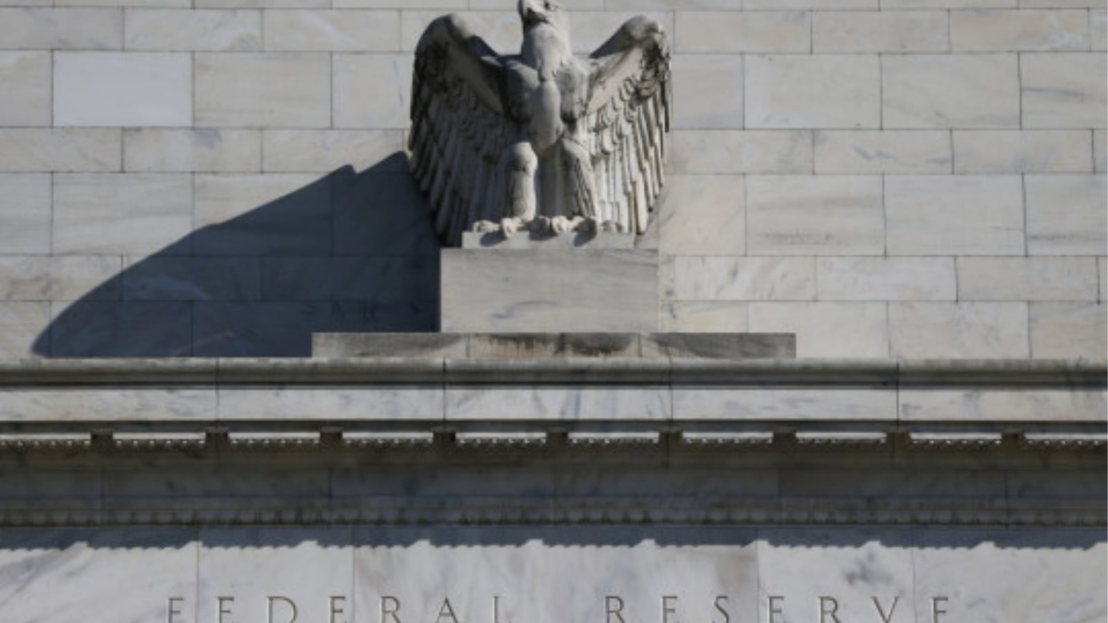 190330-carlson-stephen-moore-tease_k7bbbn