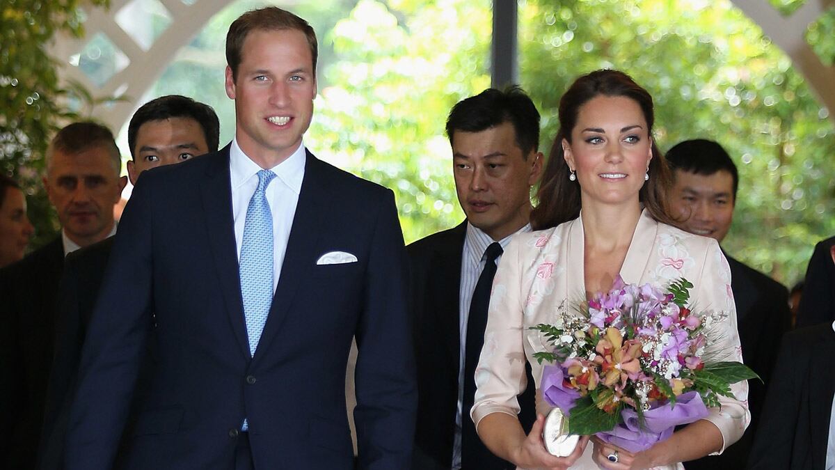 articles/2013/07/11/what-will-the-royal-baby-be-called/kate-william-singapore_y7evg0