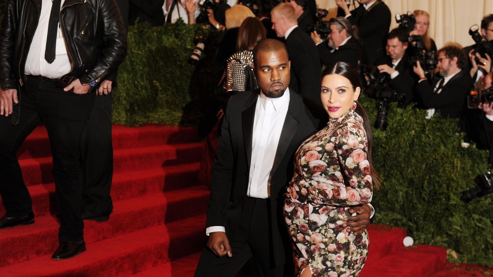 articles/2013/06/28/kim-kardashian-gains-vogue-acknowledgement-rick-owens-s-eurovision-performance/kim_k_n11zeu