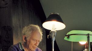 galleries/2009/10/18/honoring-mailer-s-legacy/norman-mailer---at-desk_x0y0uv