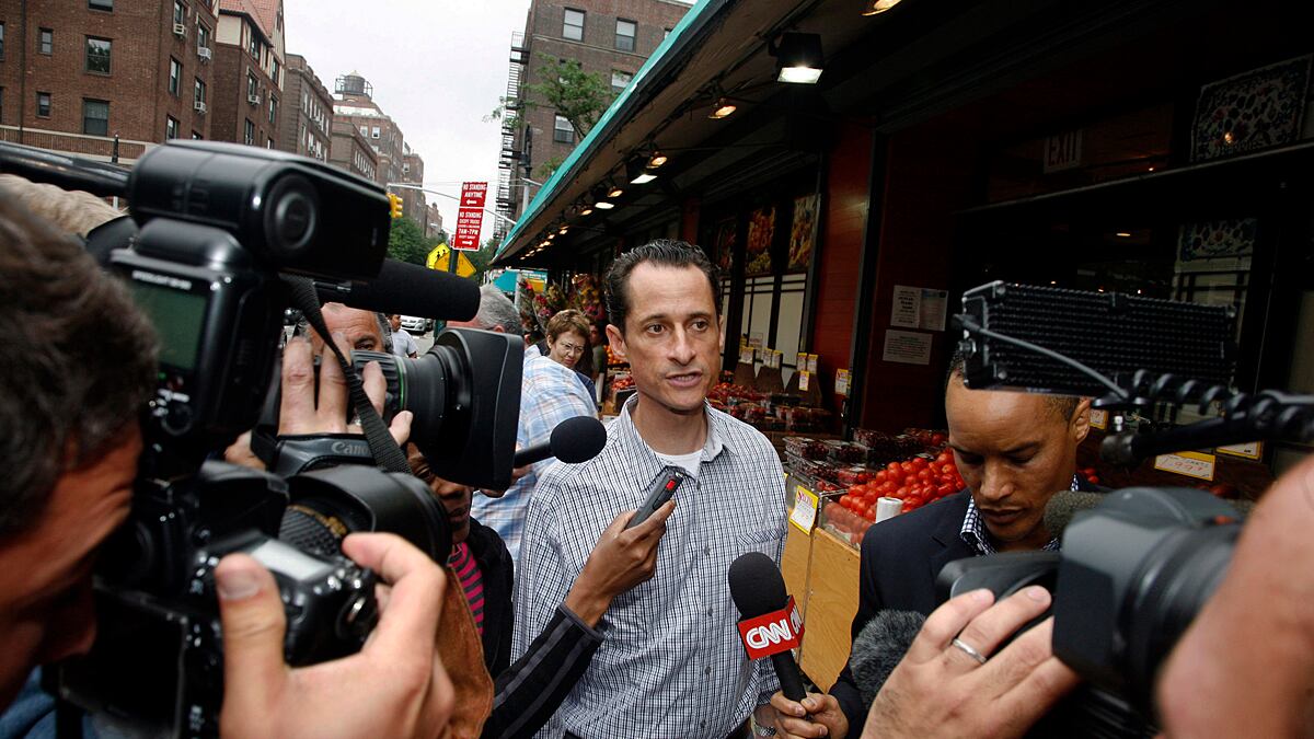 cheats/2011/06/13/obama-weiner-is-a-distraction/anthony-weiner-resignation-cheat_jgjrqx