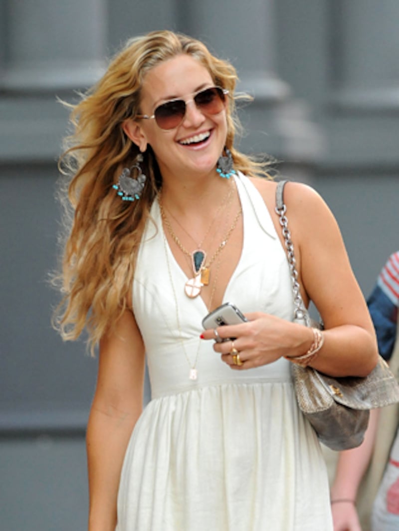 galleries/2009/05/24/summer-2009-the-white-album/celein-white---kate-hudson_bdqblu