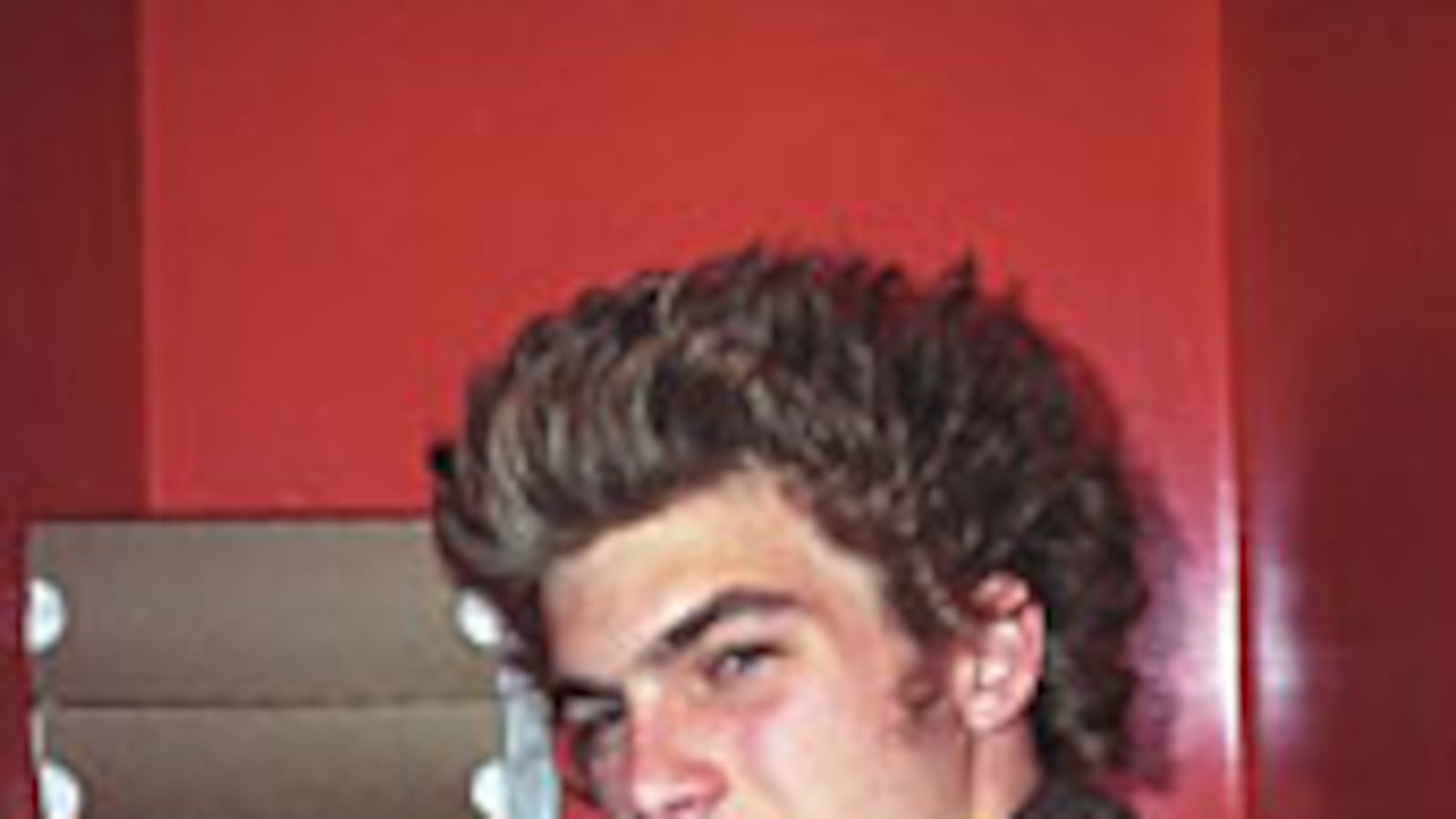 articles/2009/07/16/dash-snow-death-of-an-art-star/dash-snow_38121_oil43b