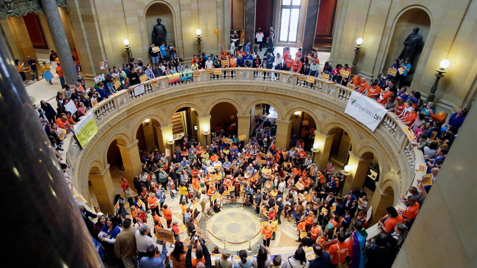 cheats/2013/05/13/minnesota-senate-passes-marriage-equality/130513-minnesota-gay-cheat_jii1hp