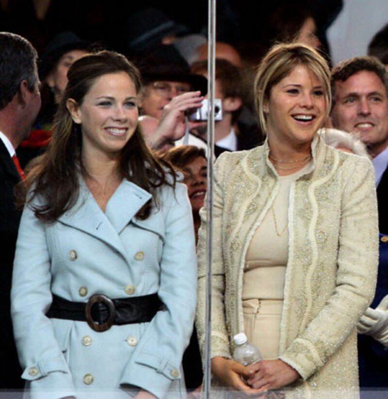 galleries/2010/10/03/super-twins/famous-twins---bush_tuvark