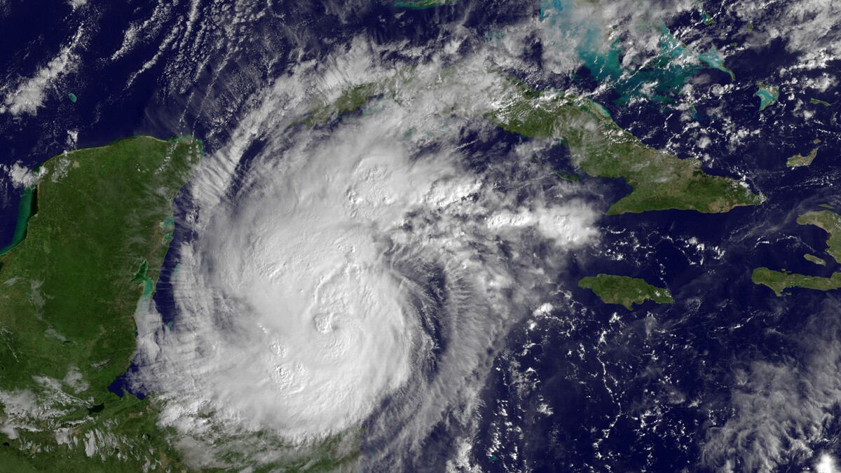 cheats/2011/10/26/hurricane-rina-heads-for-mexico/hurricane-rina-approaching-mexico-cheat_bu3xtl