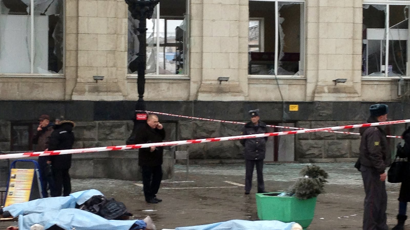 cheats/2013/12/29/russian-train-bombing-kills-14/131229-russia-train-cheat_tcbhcn